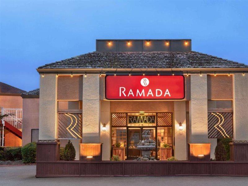 מלון Ramada By Wyndham ארקטה מראה חיצוני תמונה