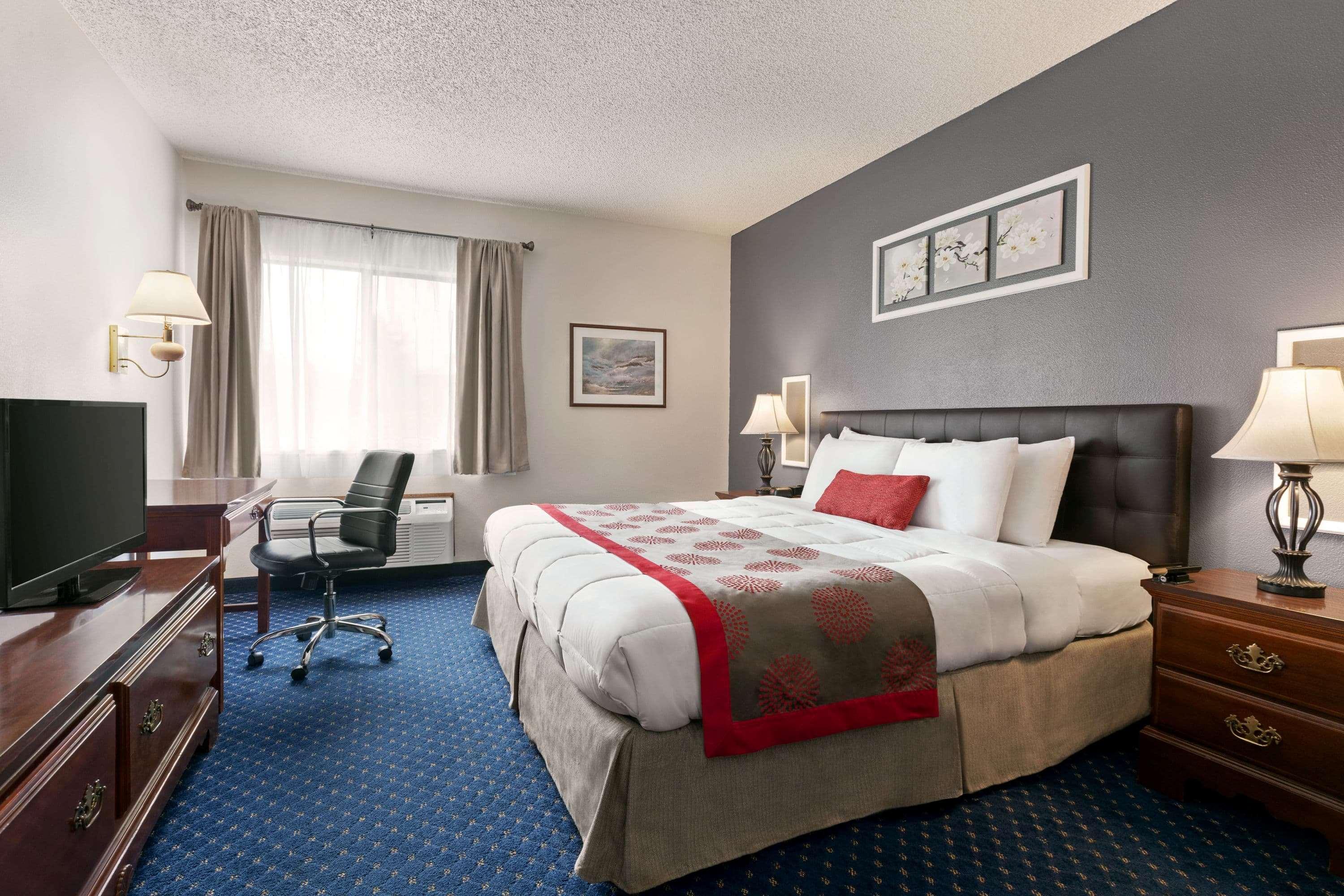 מלון Ramada By Wyndham ארקטה מראה חיצוני תמונה