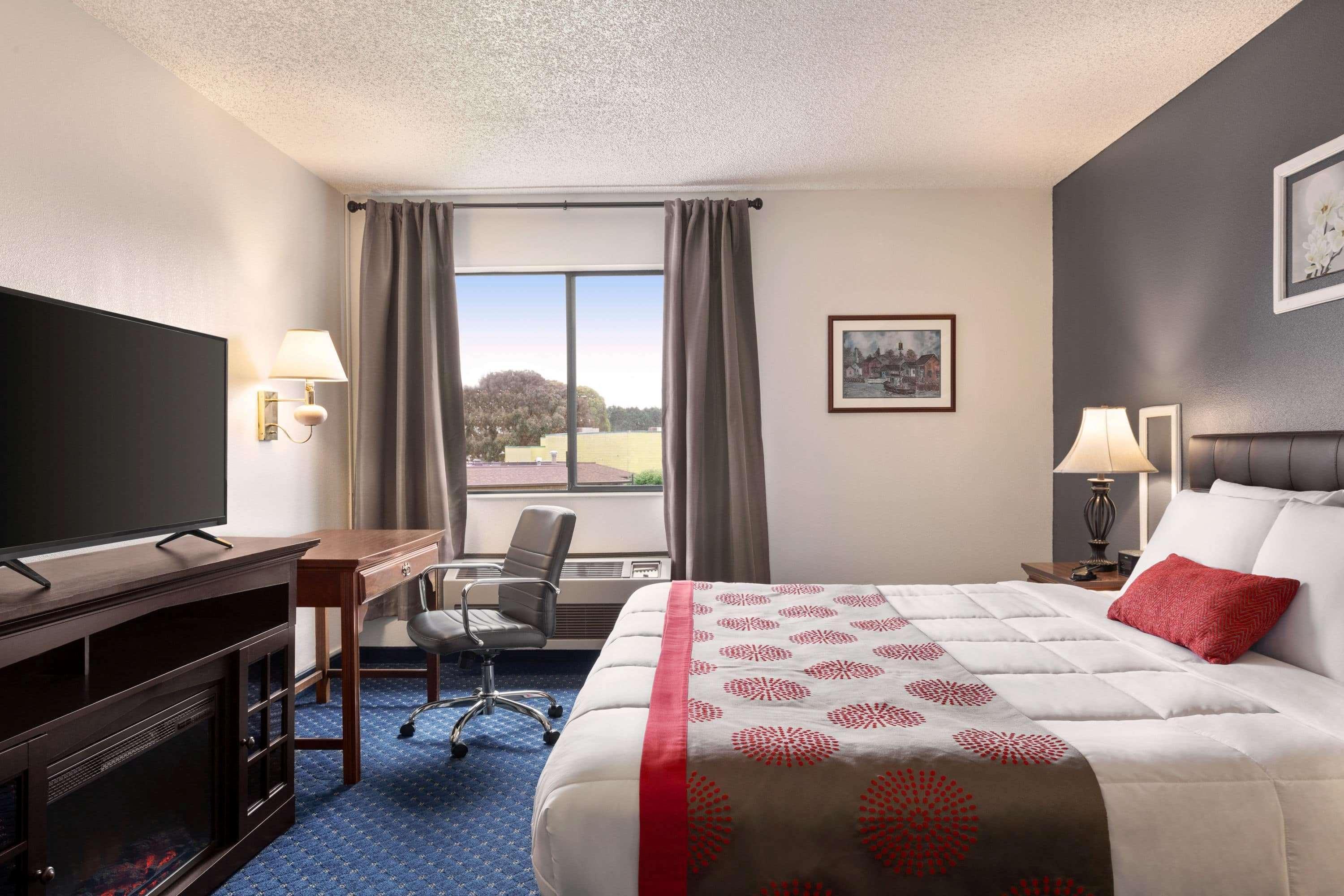 מלון Ramada By Wyndham ארקטה מראה חיצוני תמונה