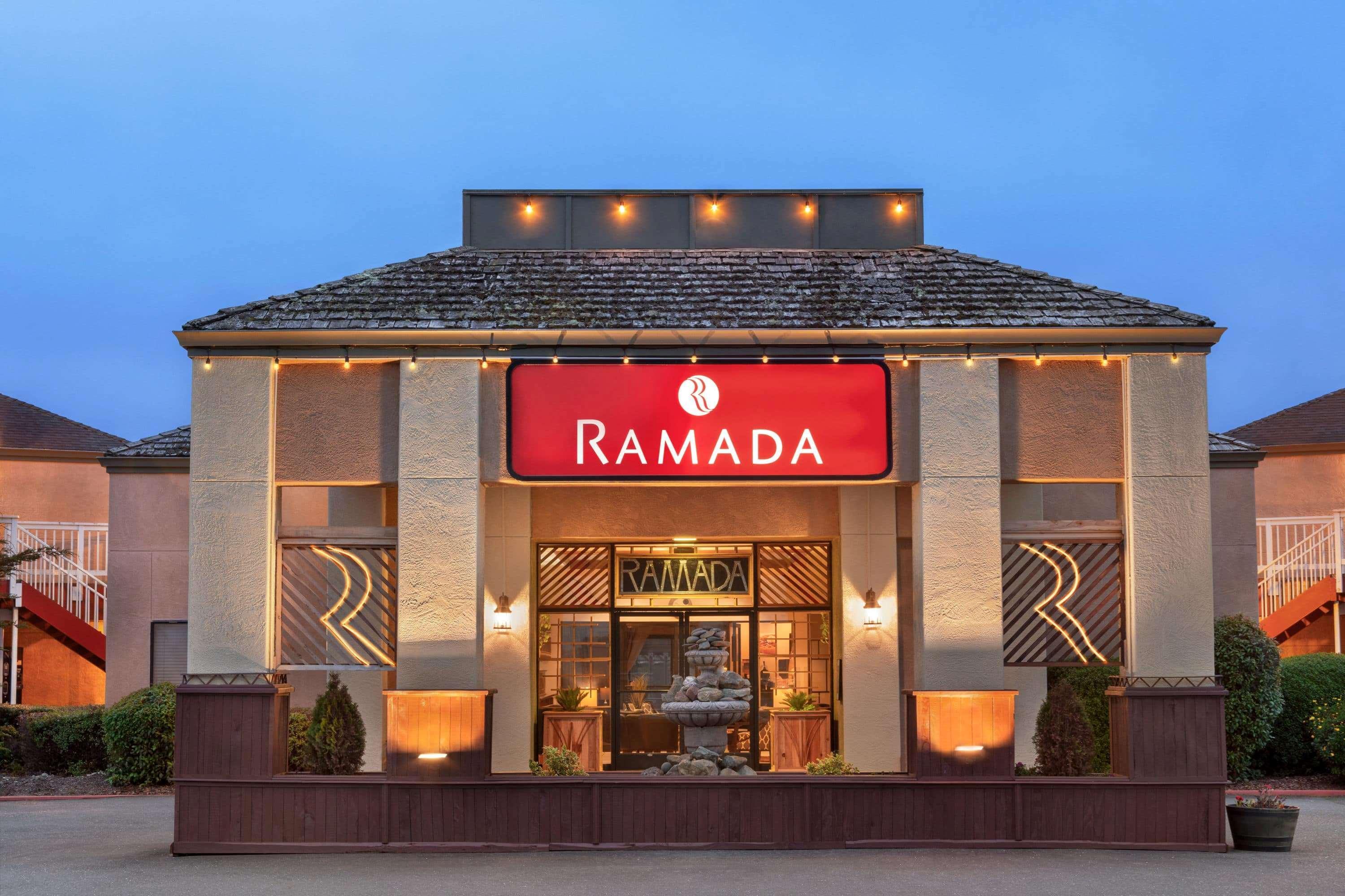 מלון Ramada By Wyndham ארקטה מראה חיצוני תמונה