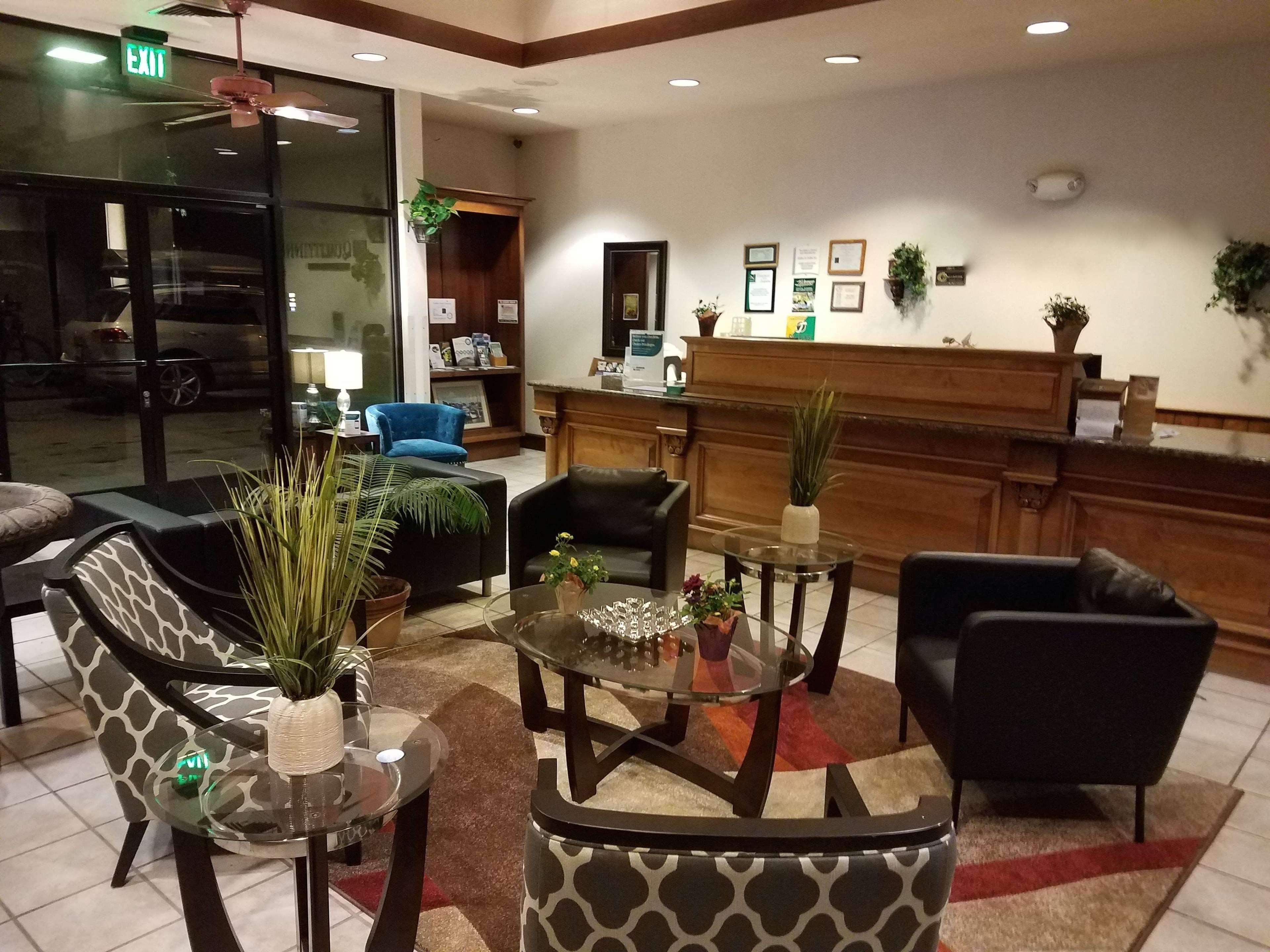 מלון Ramada By Wyndham ארקטה מראה חיצוני תמונה