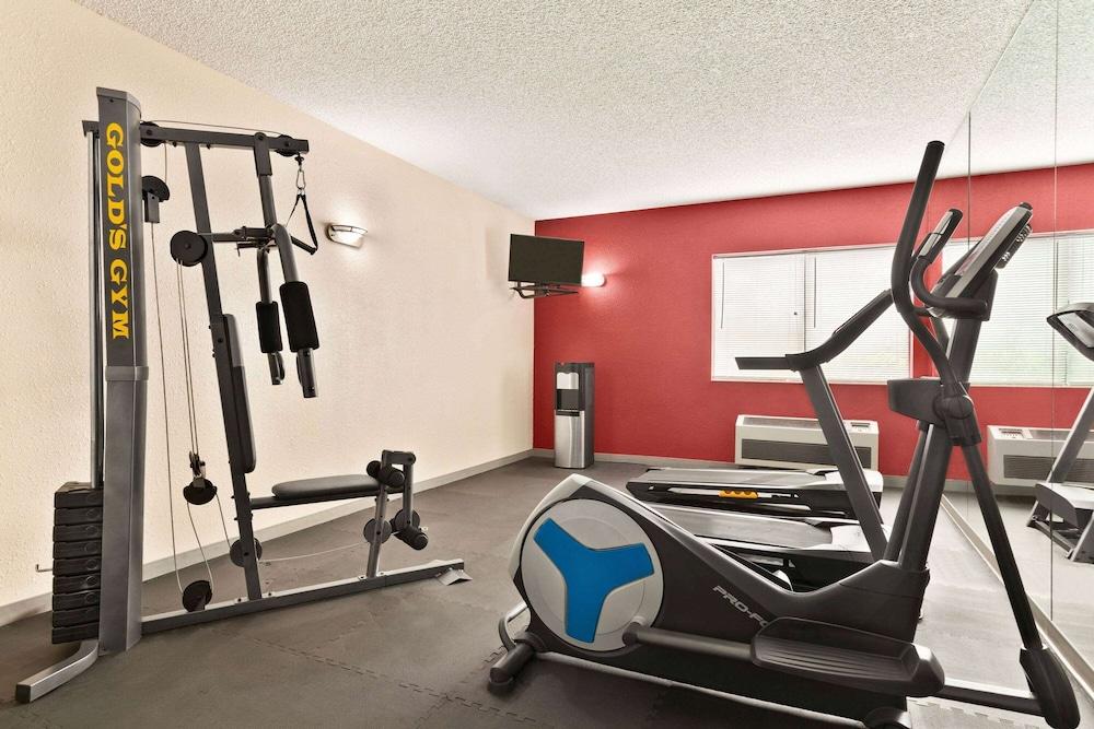 מלון Ramada By Wyndham ארקטה מראה חיצוני תמונה