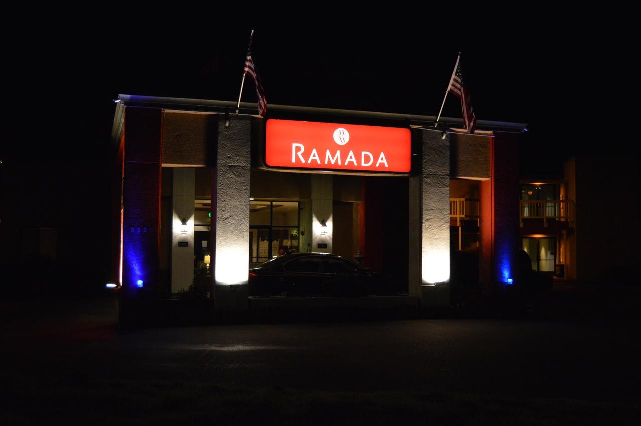 מלון Ramada By Wyndham ארקטה מראה חיצוני תמונה