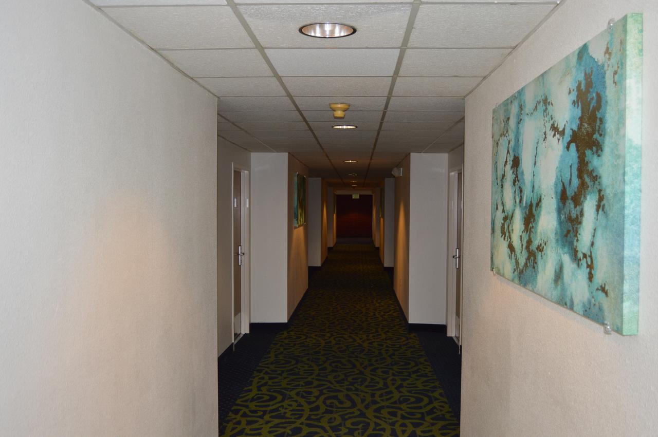מלון Ramada By Wyndham ארקטה מראה חיצוני תמונה