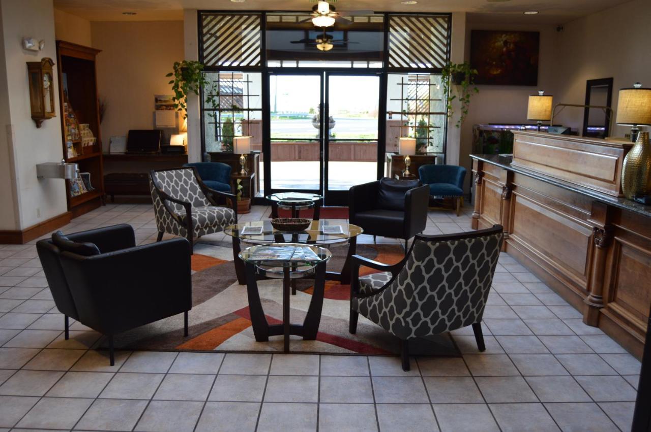 מלון Ramada By Wyndham ארקטה מראה חיצוני תמונה
